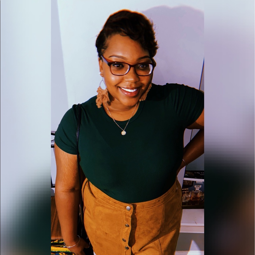 Meet your Posher, Jameira